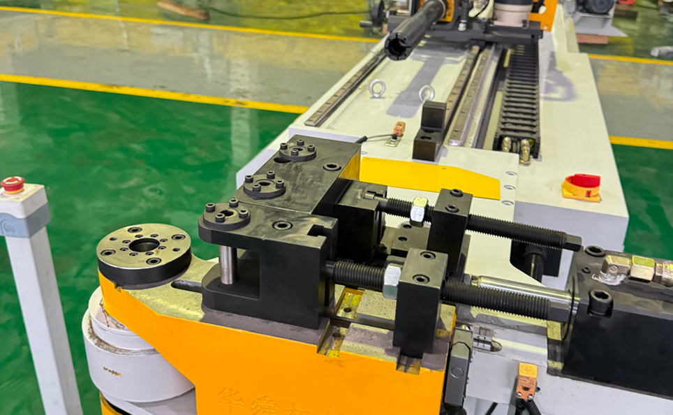 Macchina piegatubi per tubi CNC completamente automatica serie SS Macchina piegatubi per tubi CNC completamente automatica serie SS