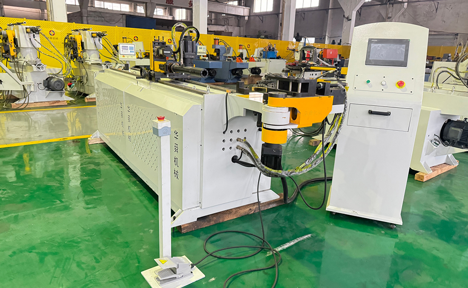 Macchina piegatubi per tubi CNC completamente automatica serie SS Macchina piegatubi per tubi CNC completamente automatica serie SS