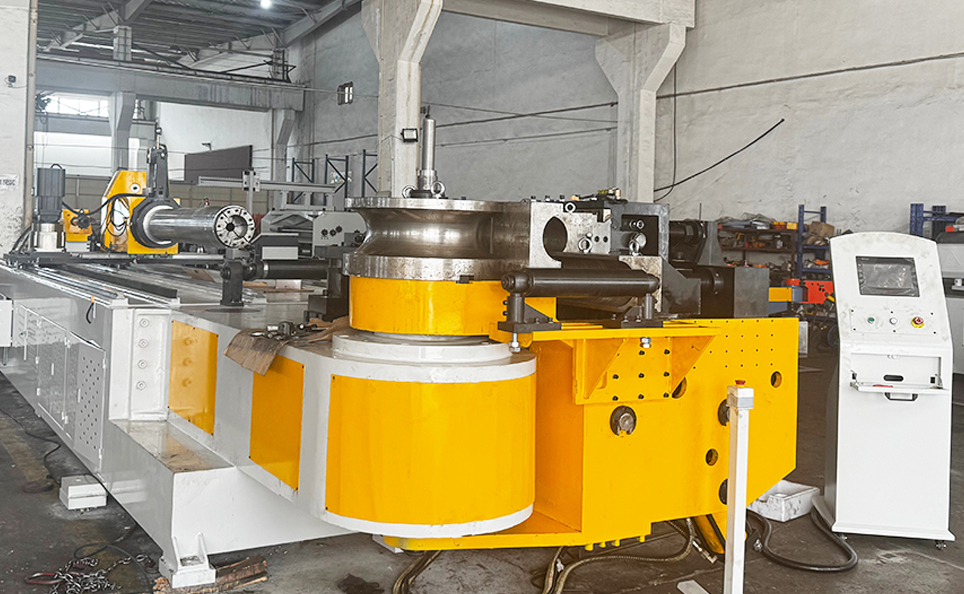 Macchina piegatubi completamente automatica serie CNC L con controllo servoidraulico Macchina piegatubi completamente automatica serie CNC L con controllo servoidraulico