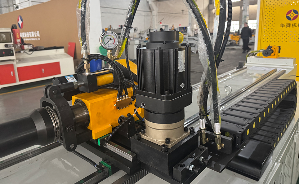 Macchina piegatubi completamente automatica serie CNC S con funzione di simulazione opzionale
