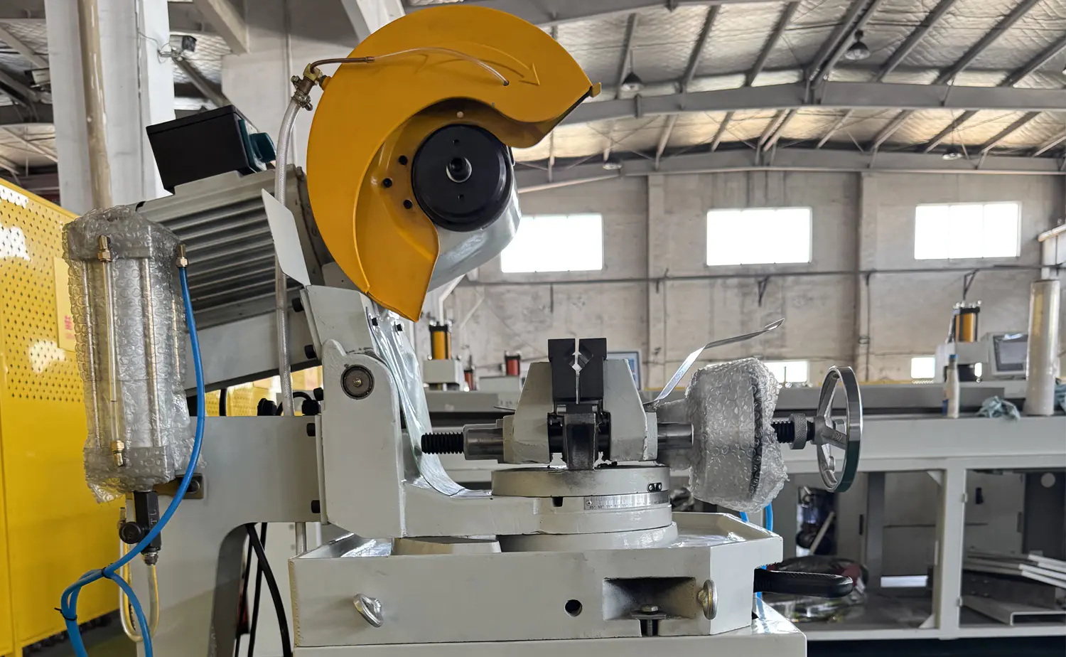 Tagliatubi semiautomatico ad aria compressa serie AC