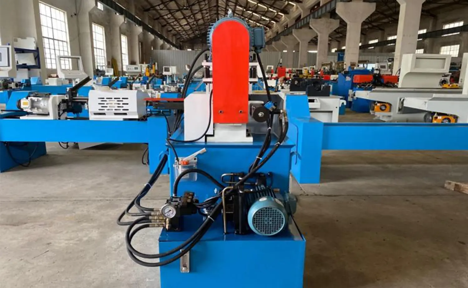 Smussatrice per tubi a testa singola serie EF PV2 per tubi metallici