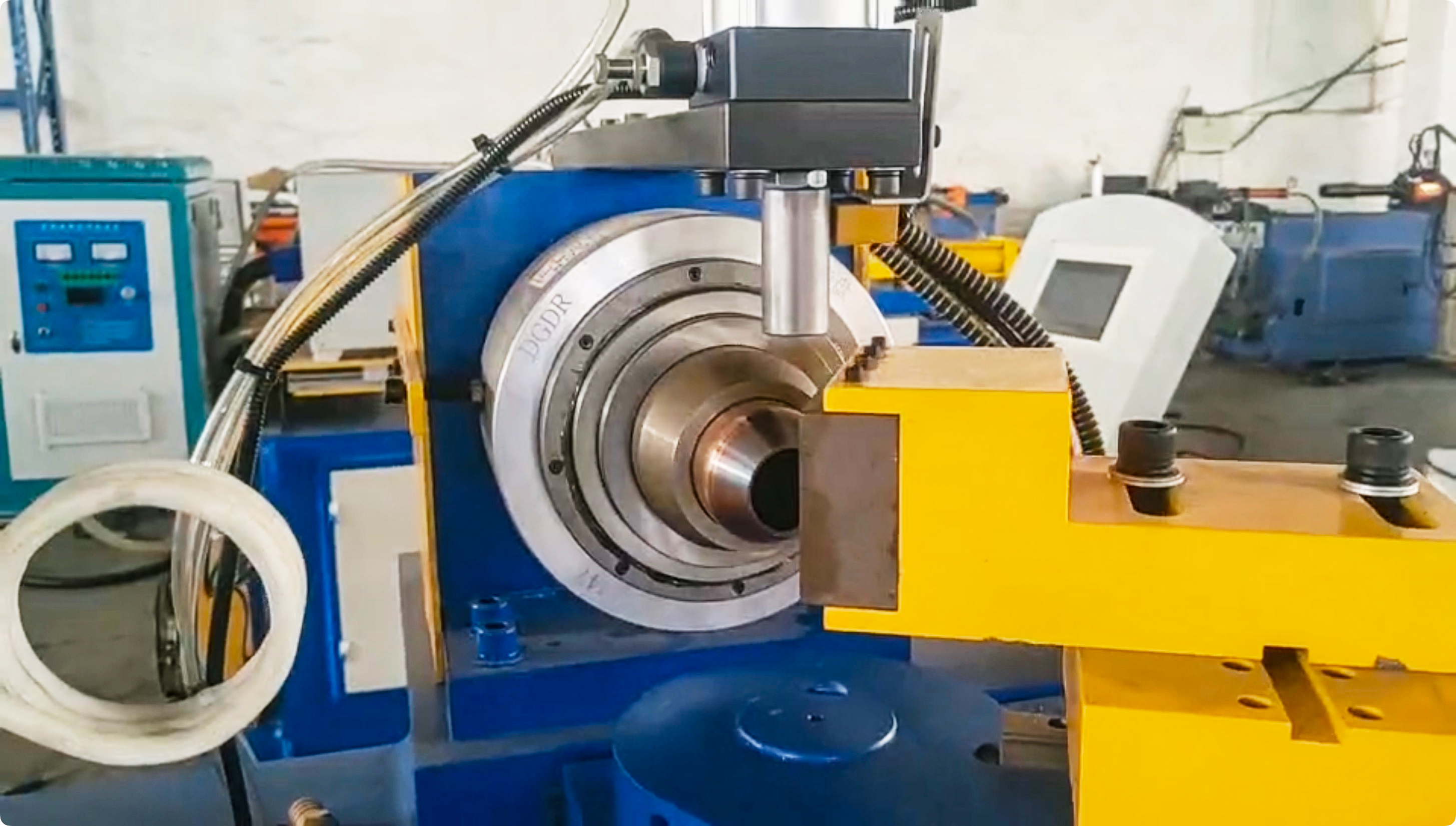 TM-S-40/60/80 Sigillatrice automatica per tubi ad alta efficienza TM-S-40/60/80 Sigillatrice automatica per tubi ad alta efficienza
