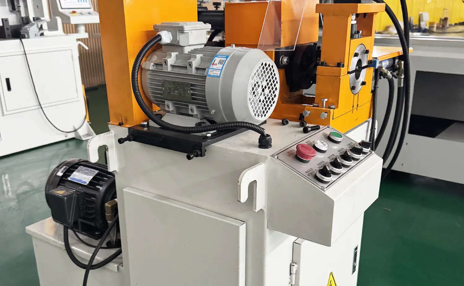 Smussatrice idraulica semiautomatica per tubi serie EF PV1 Smussatrice idraulica semiautomatica per tubi serie EF PV1