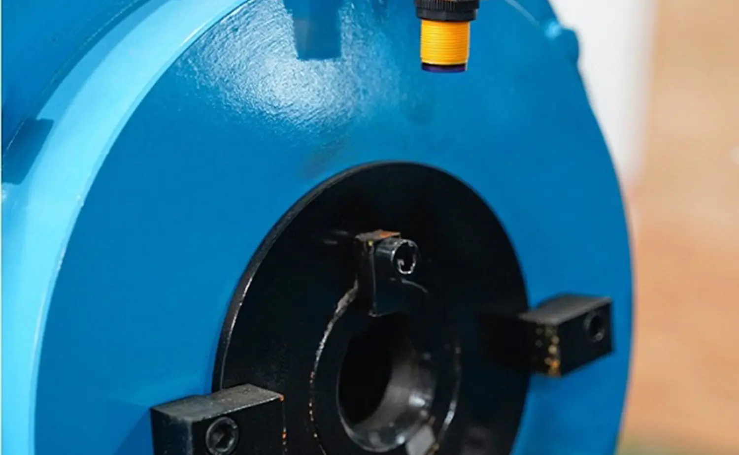 Macchina per la riduzione di tubi conici completamente automatica per formatura ad alta precisione Macchina per la riduzione di tubi conici completamente automatica per formatura ad alta precisione