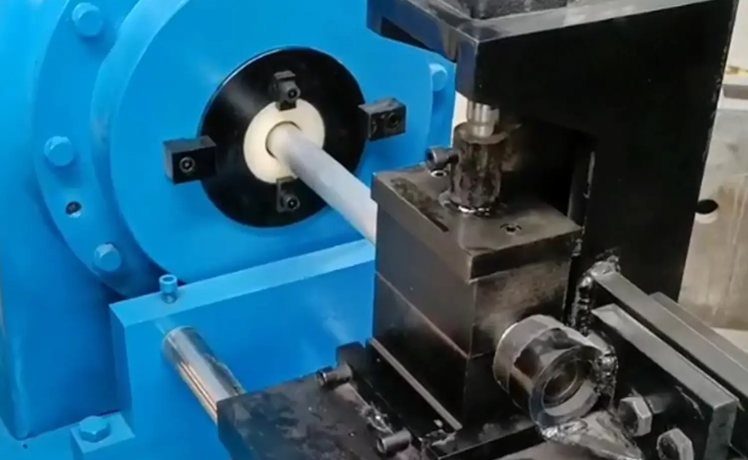 ZTM-50/60/76/114 Macchina semiautomatica per la riduzione di tubi conici applicabile multimateriale