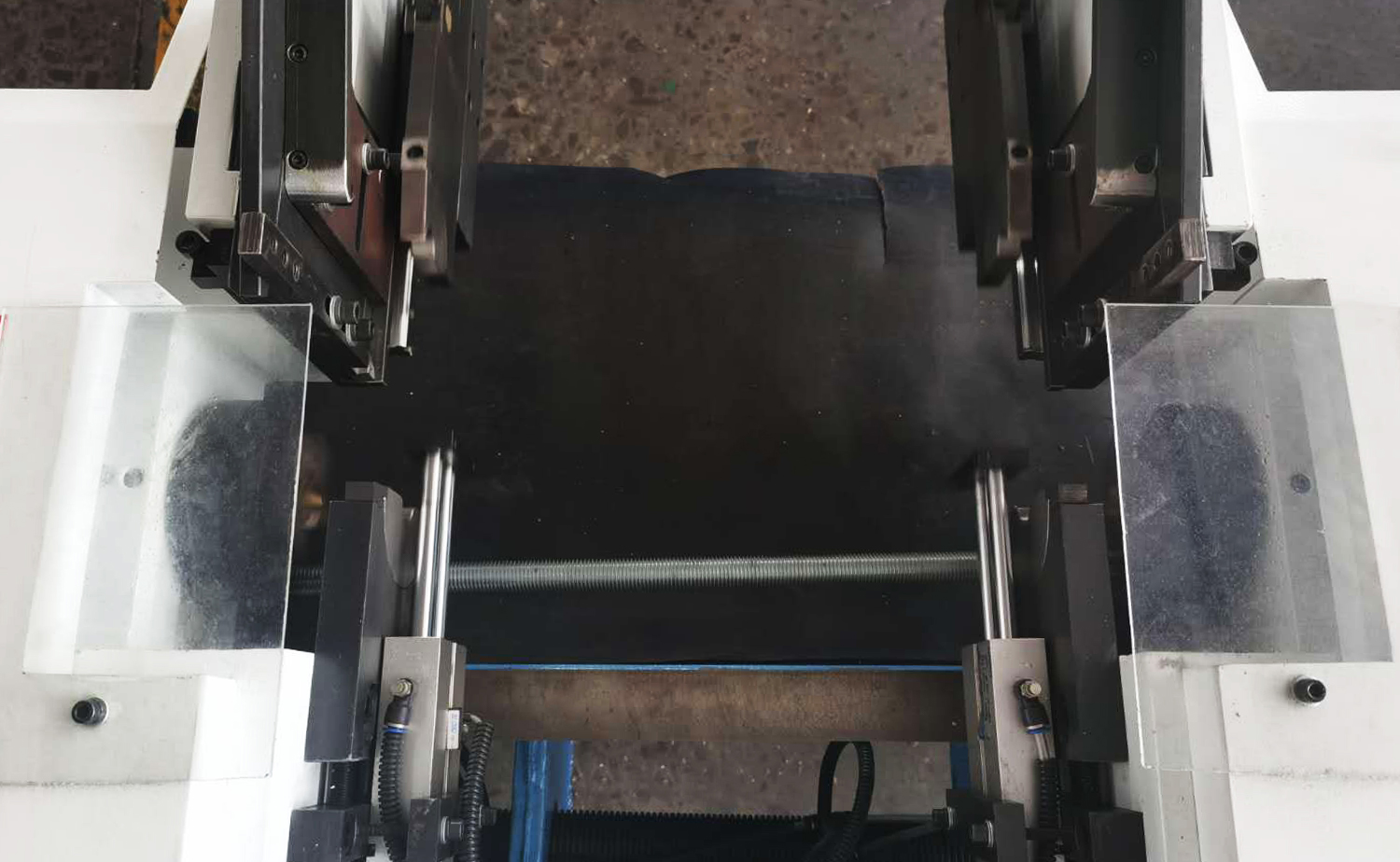 Smussatrice per tubi multilato a doppia testa serie DEF AC