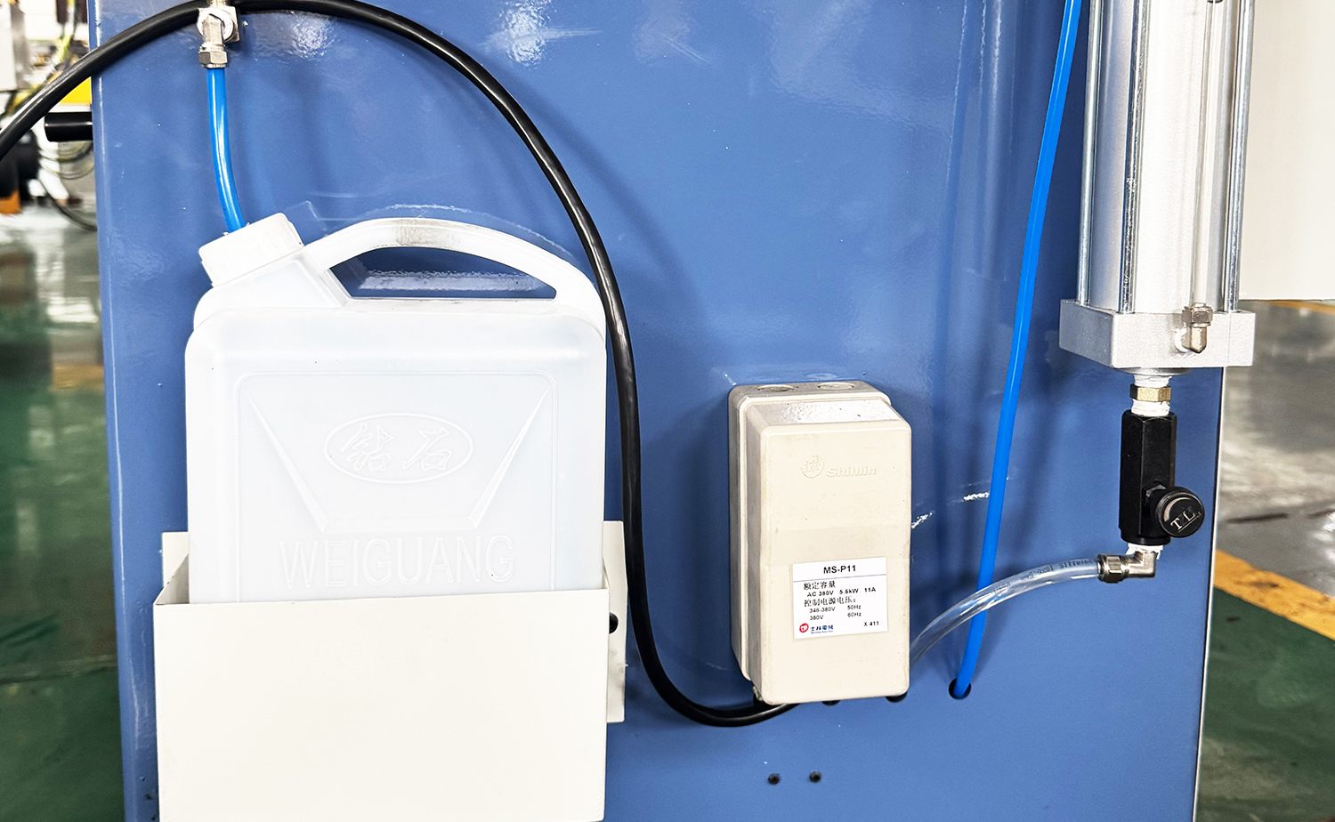 Macchina da taglio semiautomatica per alluminio ES455 con funzione di taglio angolare