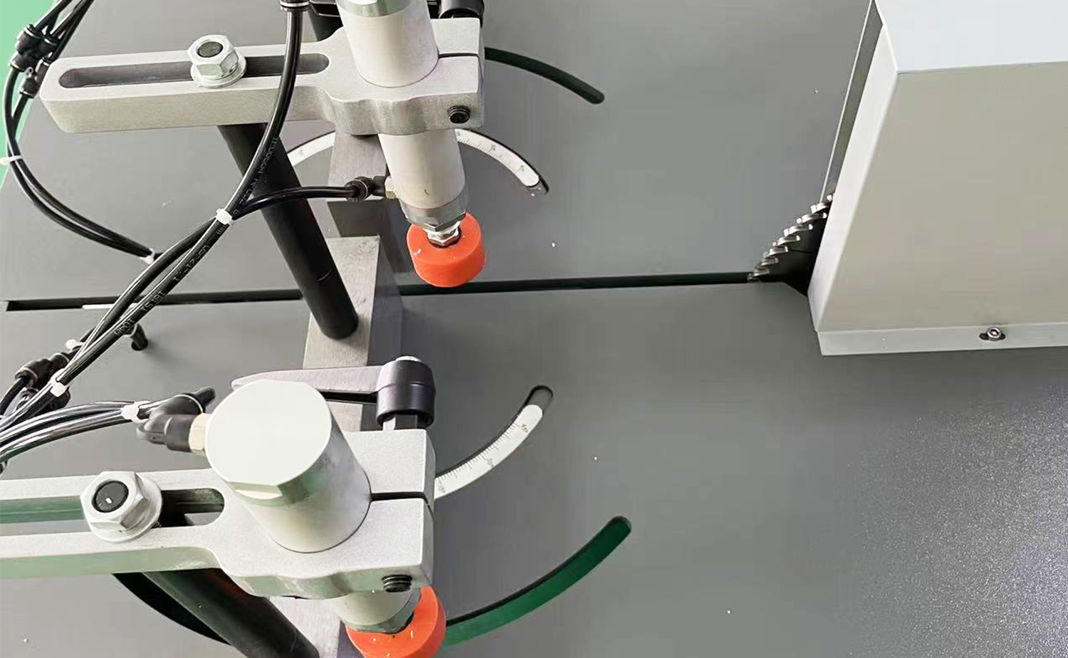ES550 Macchina da taglio semiautomatica per alluminio per grandi profili e tubi