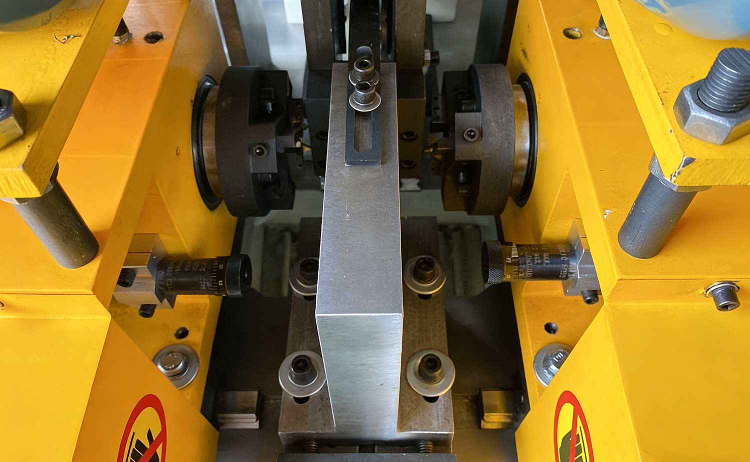 DEF50PVS Servo smussatrice per tubi corti in metallo e PVC