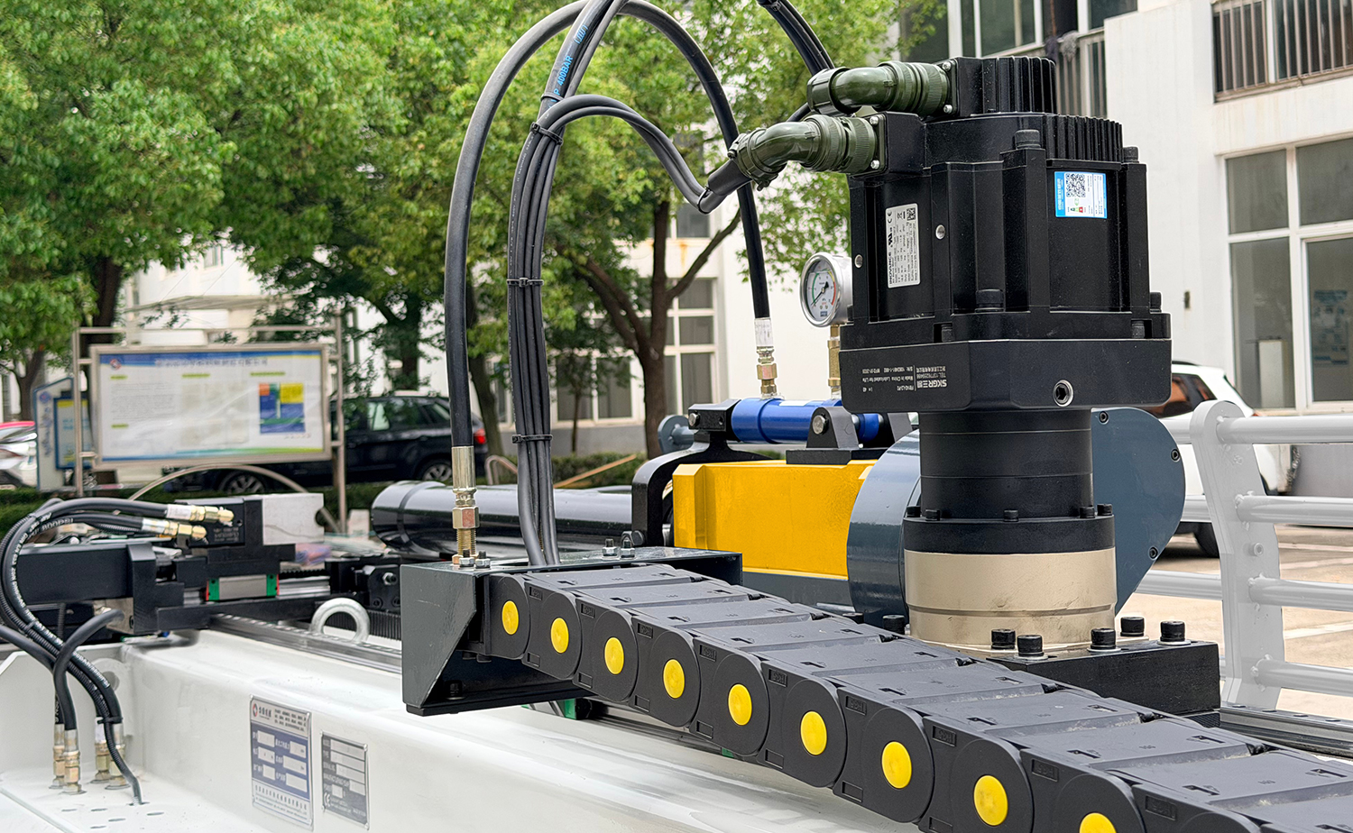 Macchina piegatubi per tubi sinistra e destra CNC
